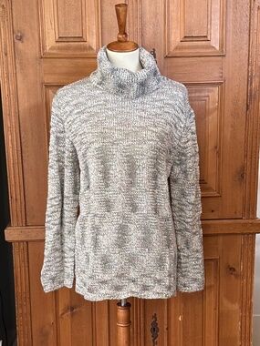 Chicos Sweater Cream Long Sleeve Silk Nylon Acrylic Blend Knit Turtleneck Size M